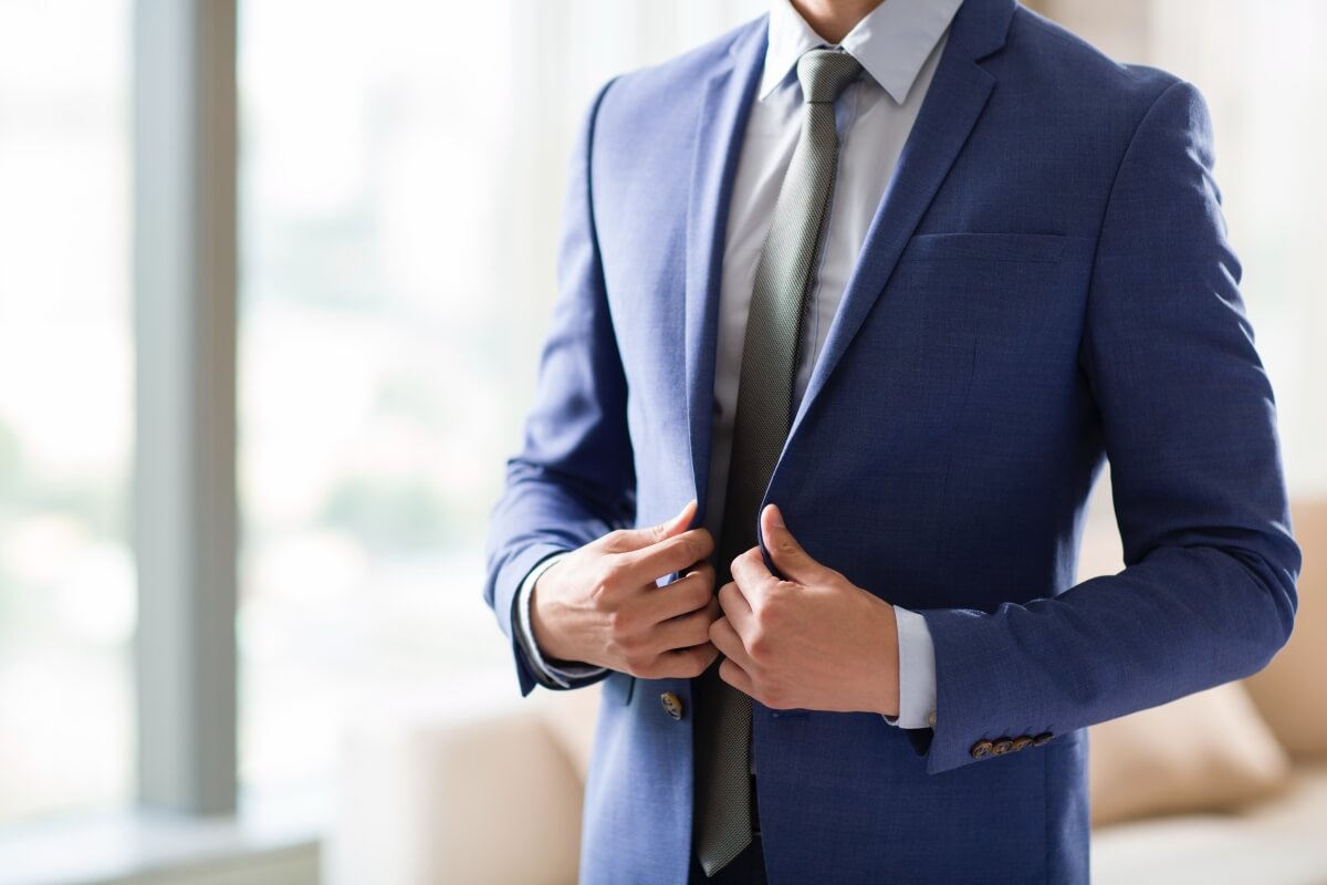 jaki materiał na garnitur do pracy